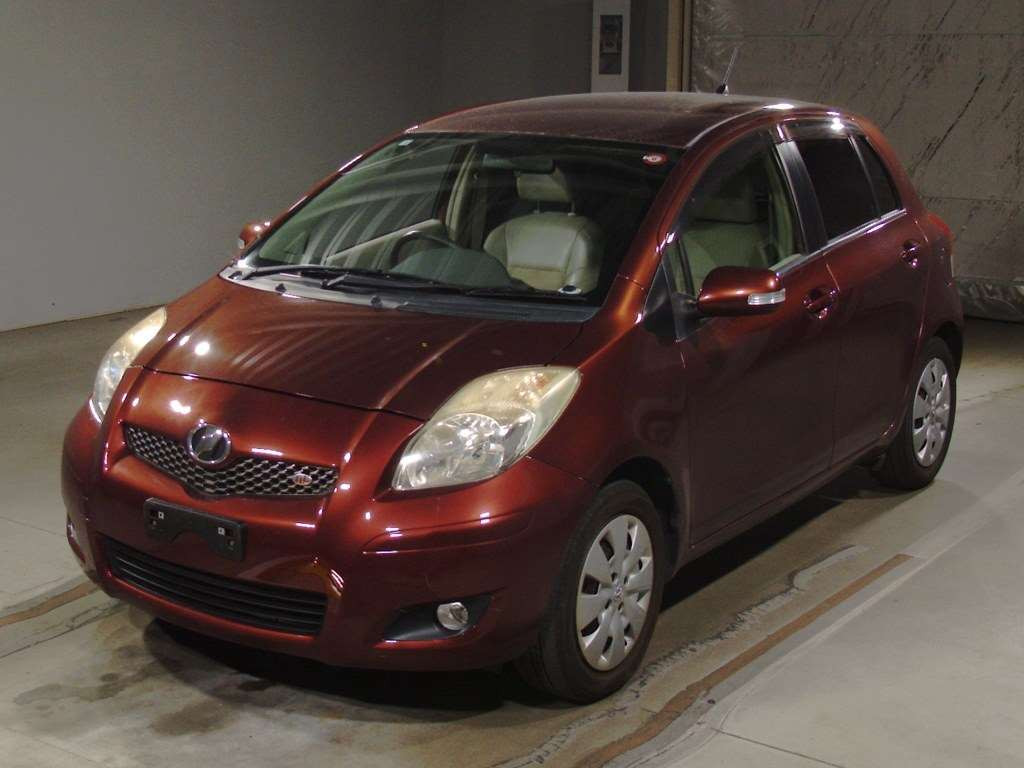 2010 Toyota Vitz SCP90[0]