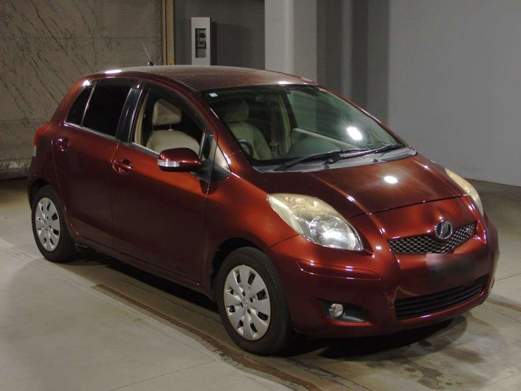 2010 Toyota Vitz SCP90[2]