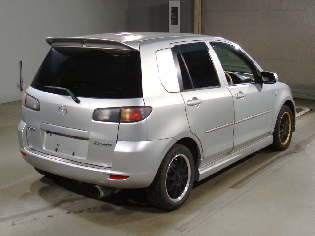 2003 Mazda Demio DY3W[1]