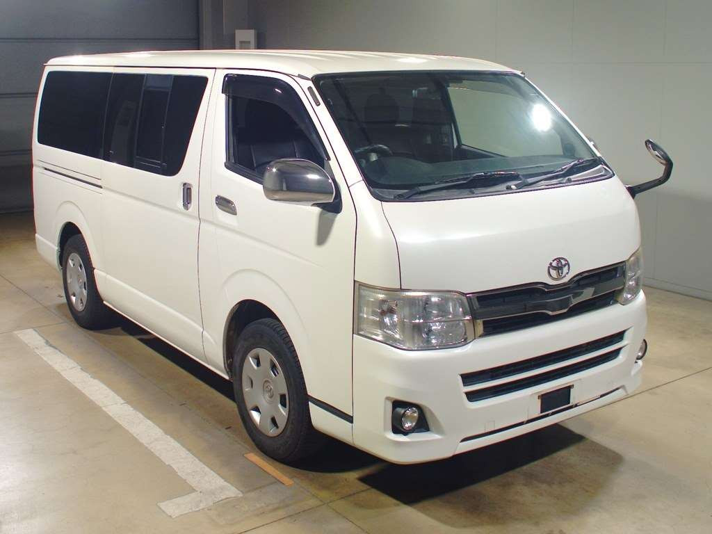 2013 Toyota Hiace Van KDH206V[2]