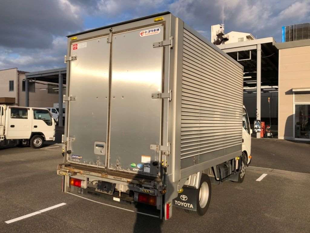 2017 Toyota Dyna Truck XZU605[1]