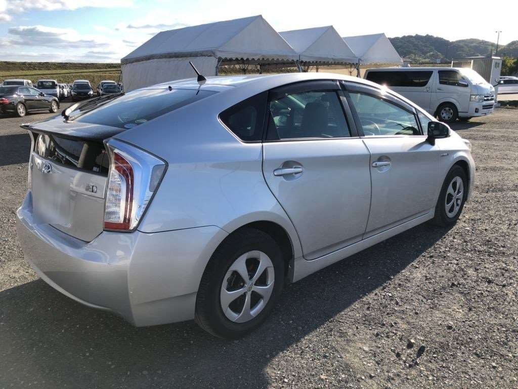 2013 Toyota Prius ZVW30[1]