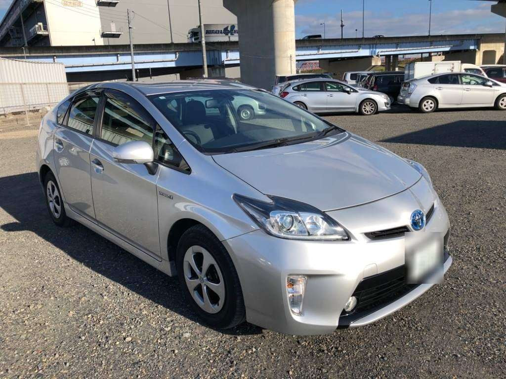 2013 Toyota Prius ZVW30[2]