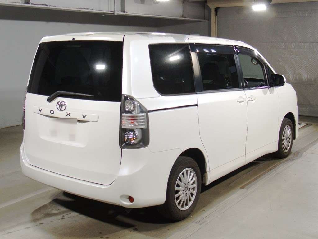 2010 Toyota Voxy ZRR70G[1]