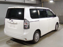 2010 Toyota Voxy