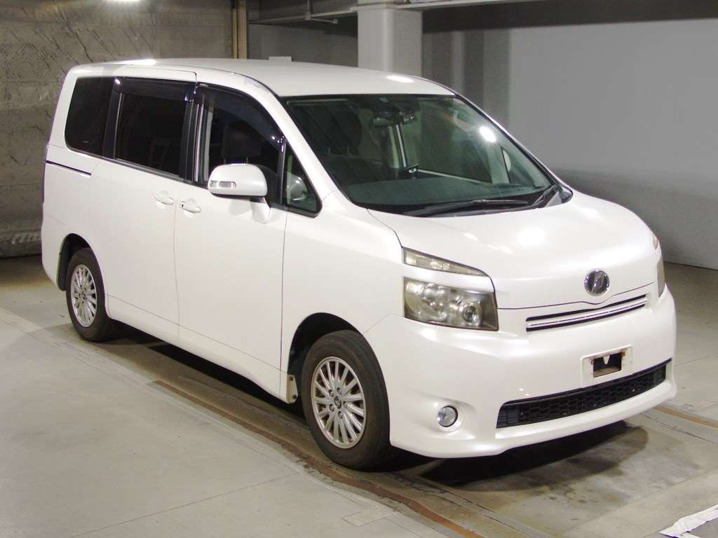 2010 Toyota Voxy ZRR70G[2]