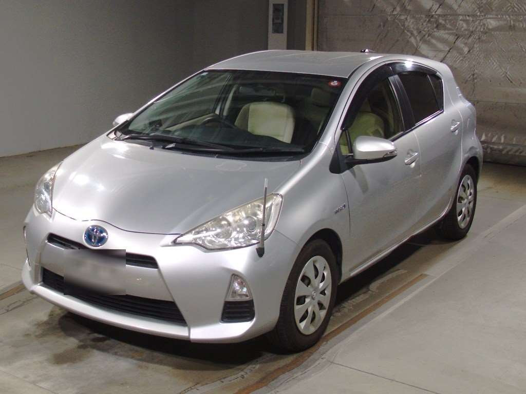 2012 Toyota Aqua NHP10[0]