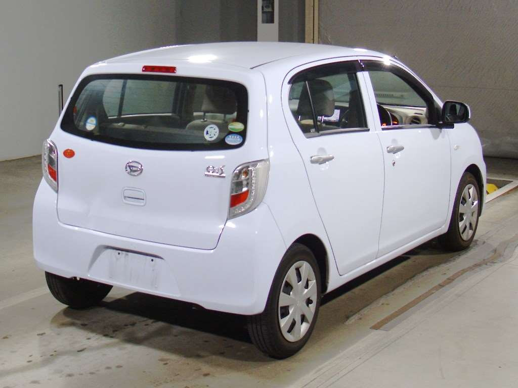 2015 Daihatsu Mira es LA300S[1]