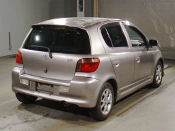 2002 Toyota Vitz