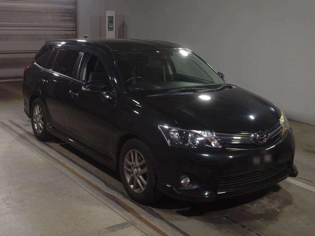 2014 Toyota Corolla Fielder NZE161G[2]