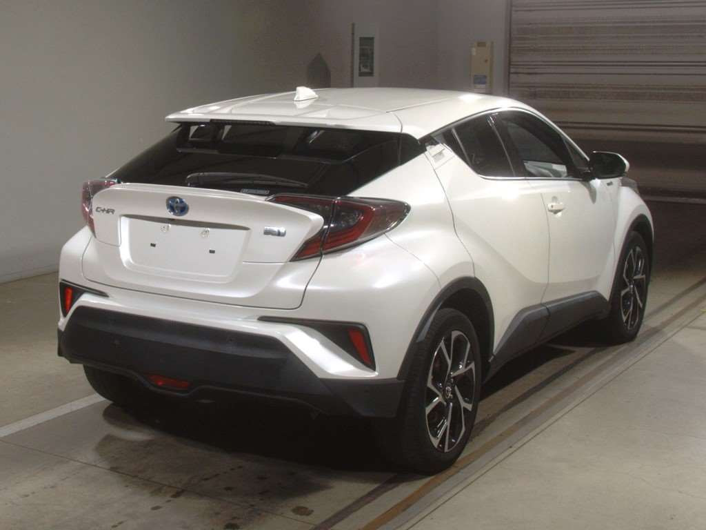 2017 Toyota C-HR ZYX10[1]