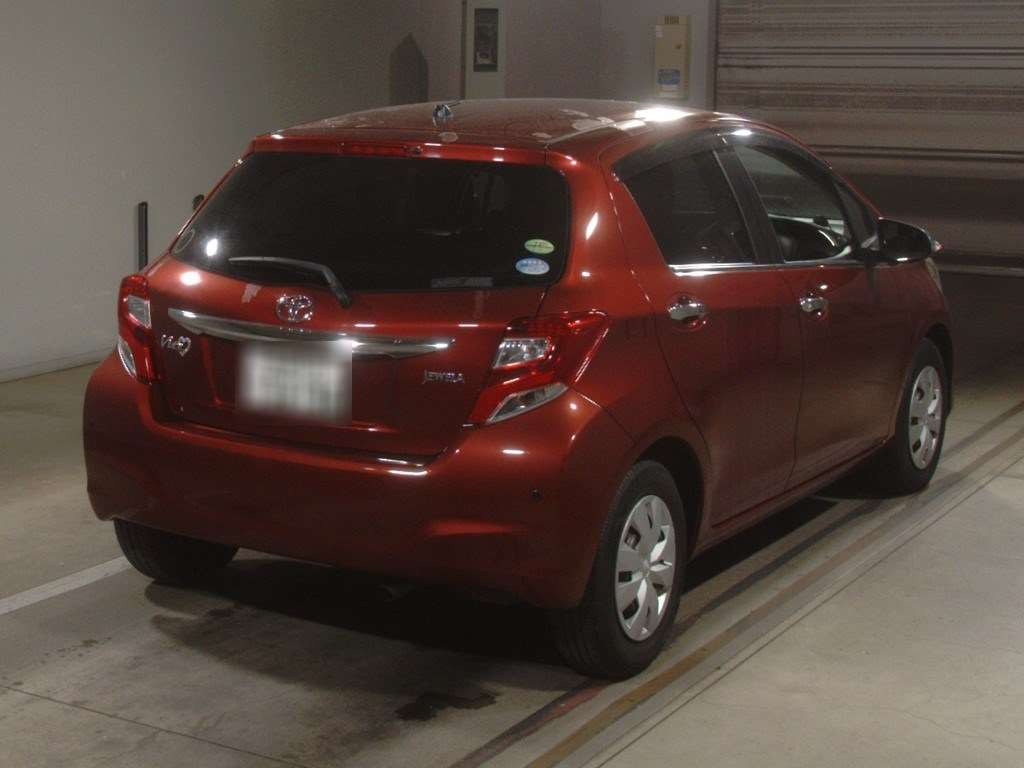 2014 Toyota Vitz NSP130[1]