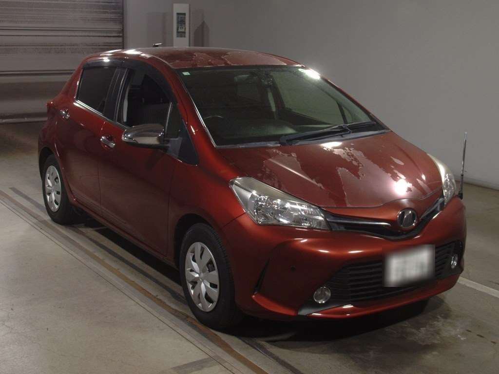 2014 Toyota Vitz NSP130[2]