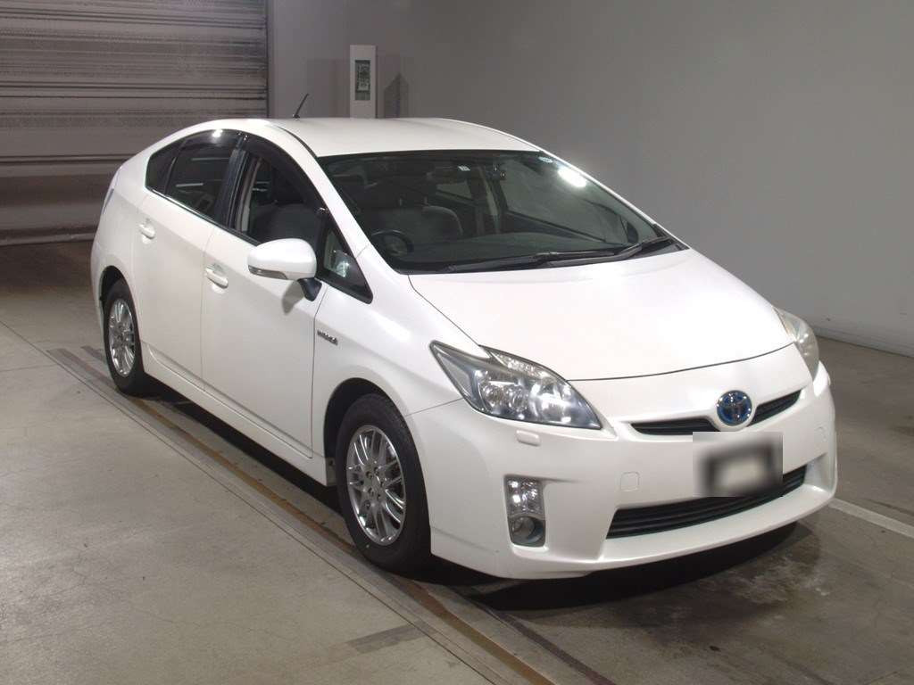 2011 Toyota Prius ZVW30[2]