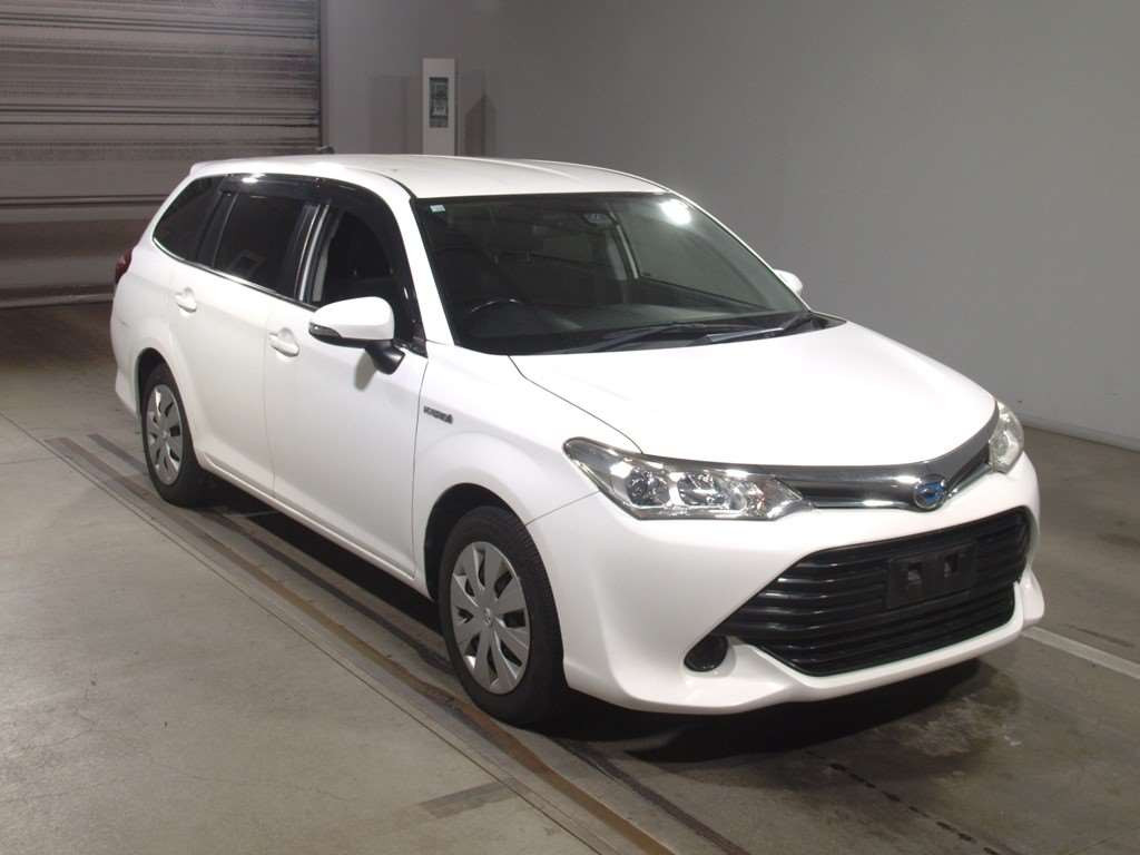 2016 Toyota Corolla Fielder NKE165G[2]