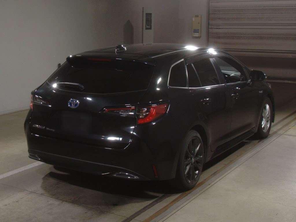 2019 Toyota Corolla Touring Wagon ZWE211W[1]