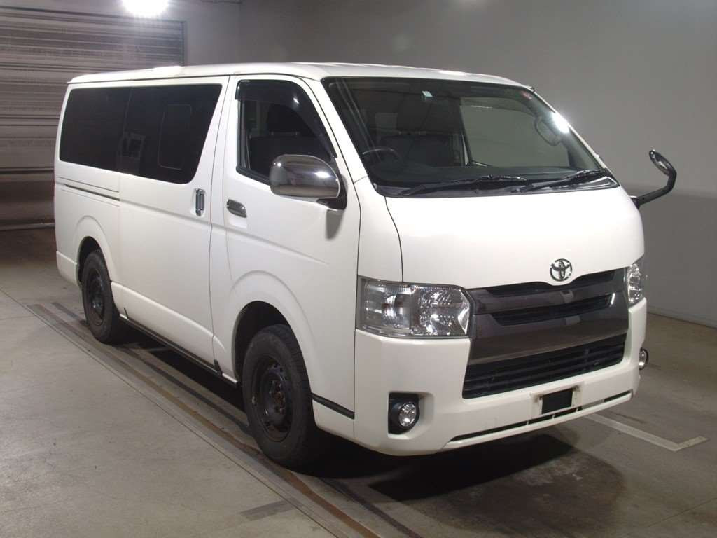 2017 Toyota Regiusace Van KDH206V[2]