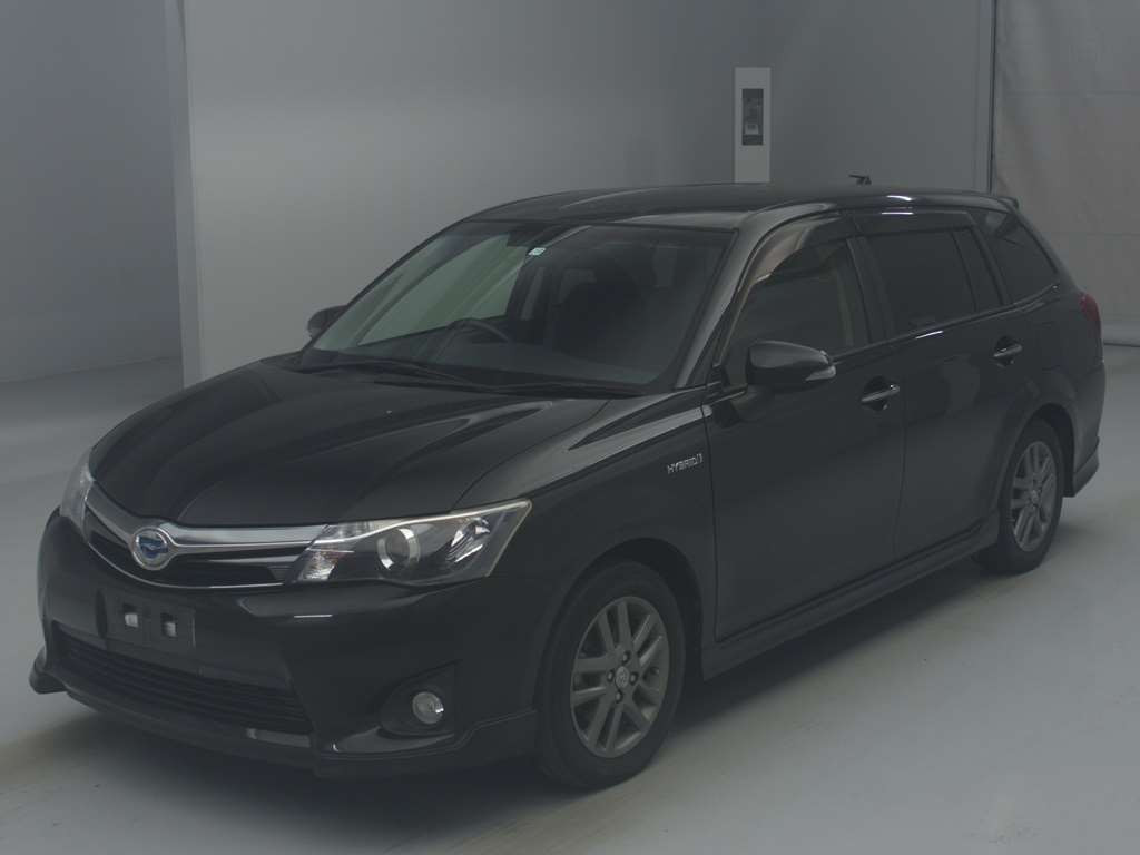 2013 Toyota Corolla Fielder NKE165G[0]