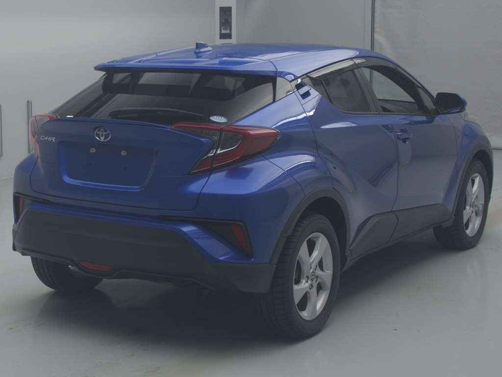 2019 Toyota C-HR NGX50[1]