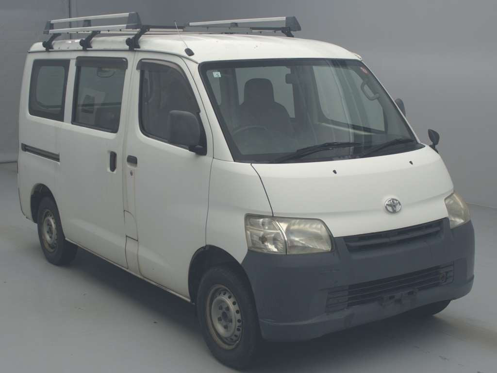 2010 Toyota Liteace Van S402M[2]