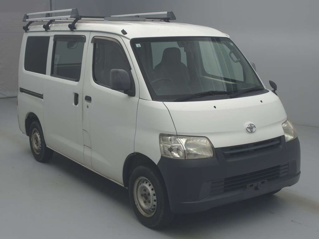 2011 Toyota Liteace Van S412M[2]