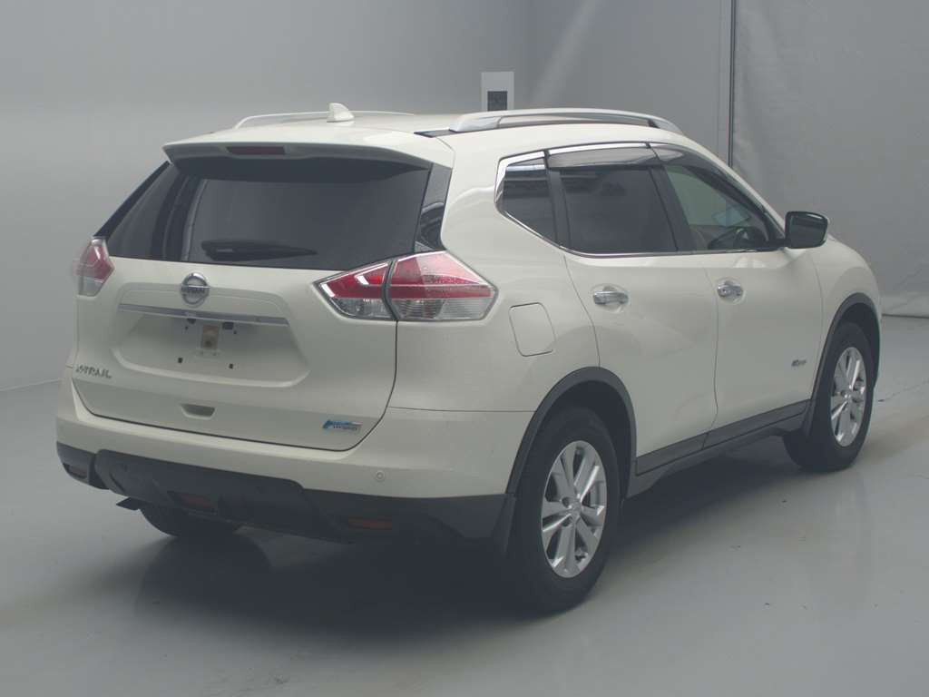 2015 Nissan X-Trail HNT32[1]