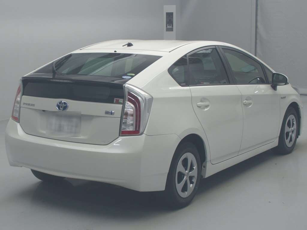 2012 Toyota Prius ZVW30[1]