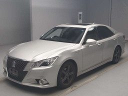 2013 Toyota Crown Hybrid