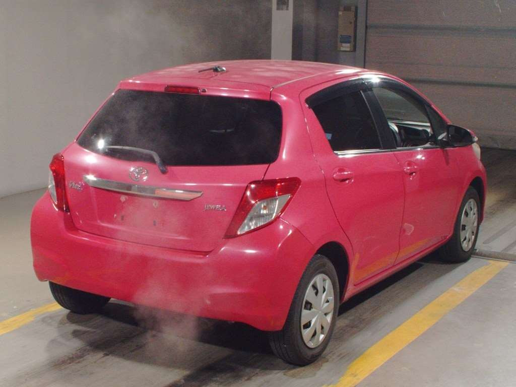 2011 Toyota Vitz NSP130[1]