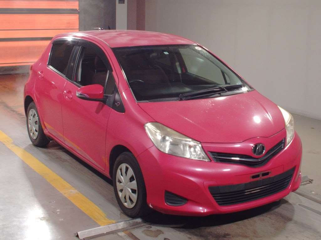 2011 Toyota Vitz NSP130[2]