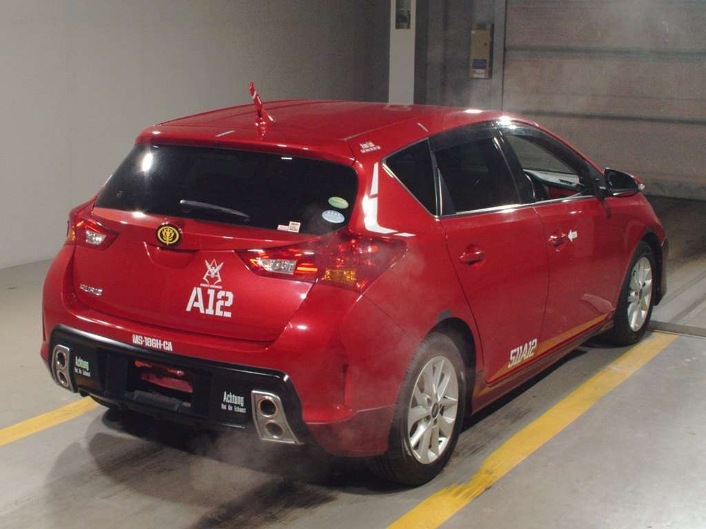 2013 Toyota Auris NZE181H[1]