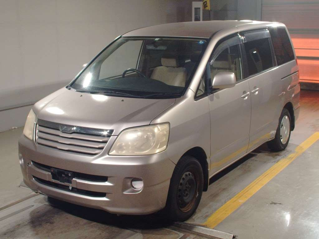 2003 Toyota Noah AZR60G[0]