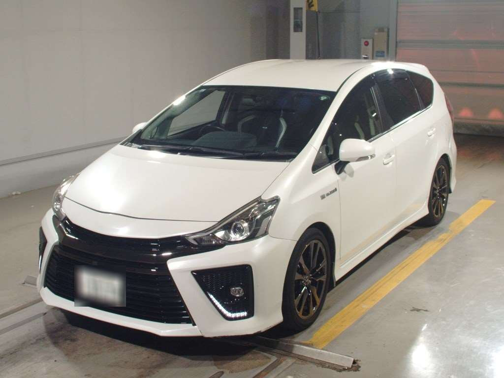 2015 Toyota Prius alpha ZVW41W[0]