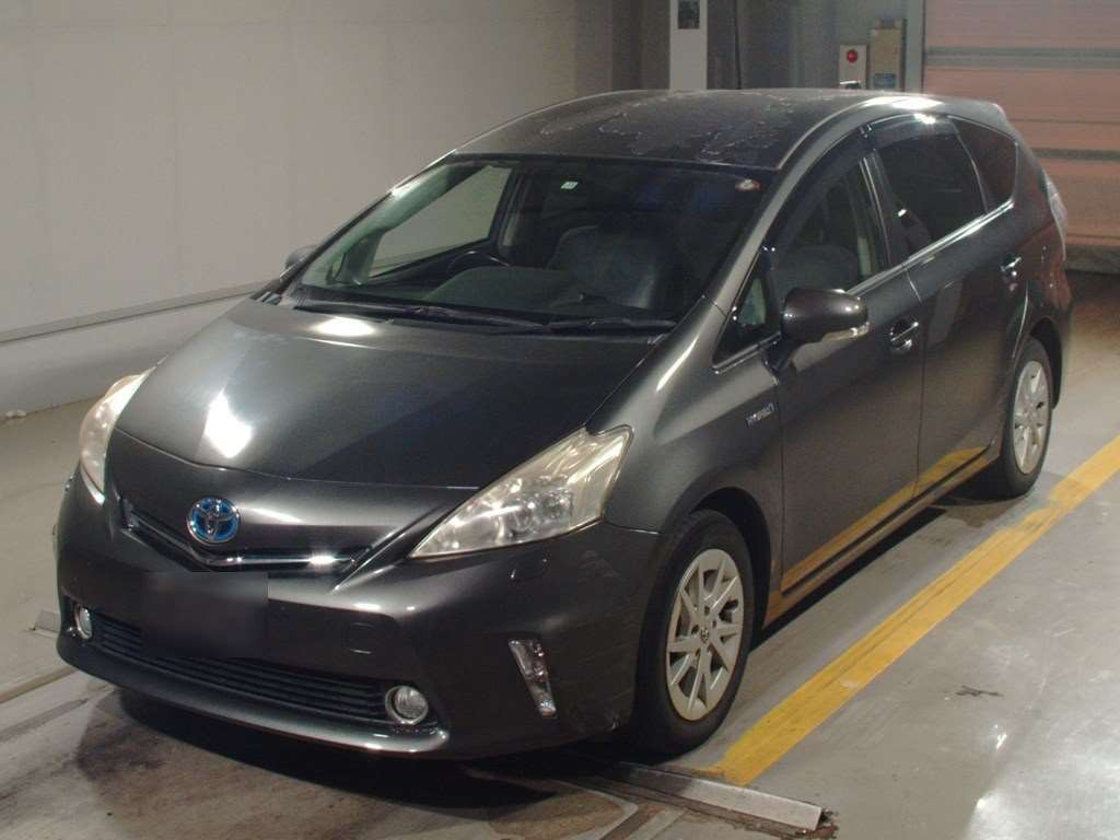 2011 Toyota Prius alpha ZVW41W[0]