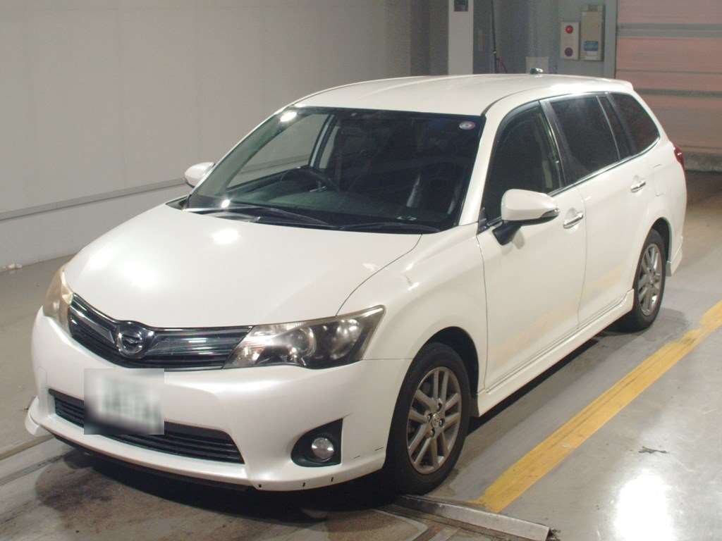 2013 Toyota Corolla Fielder NZE161G[0]