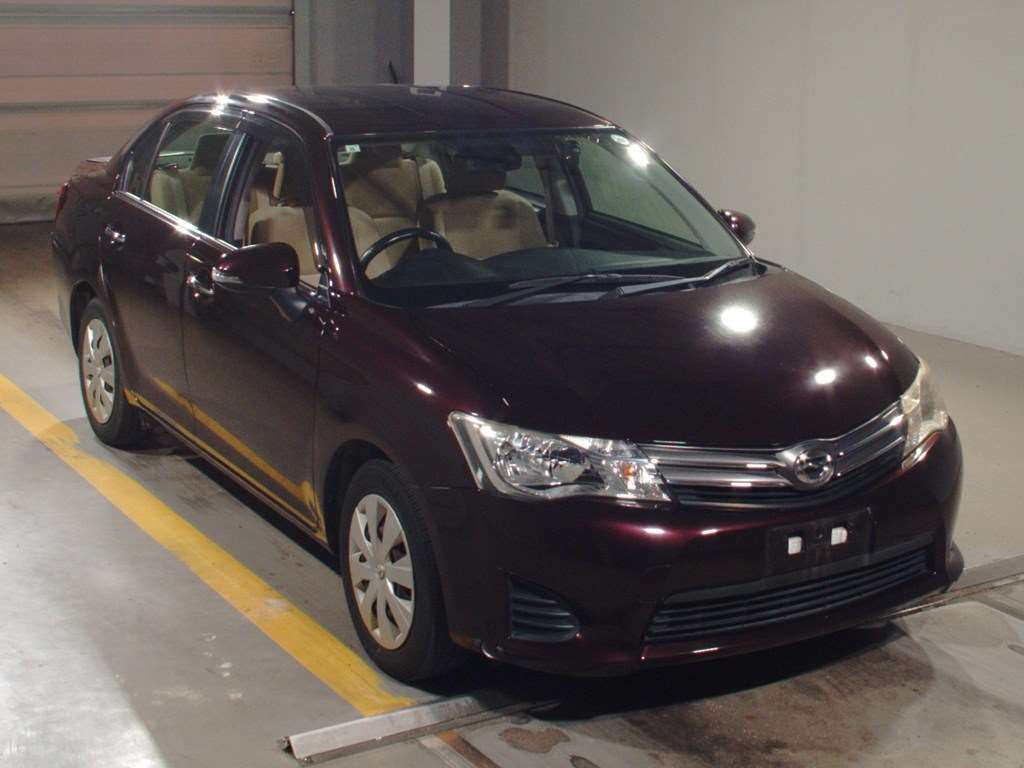 2013 Toyota Corolla Axio NZE161[2]