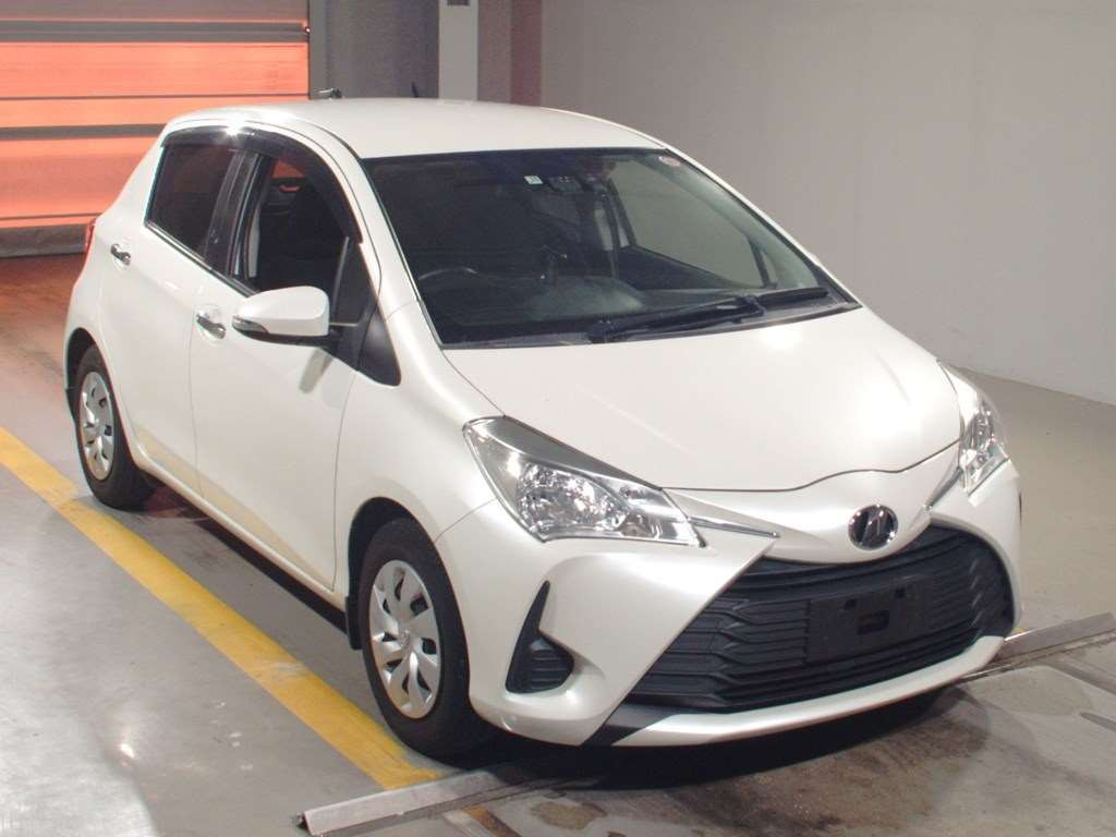 2017 Toyota Vitz NSP130[2]