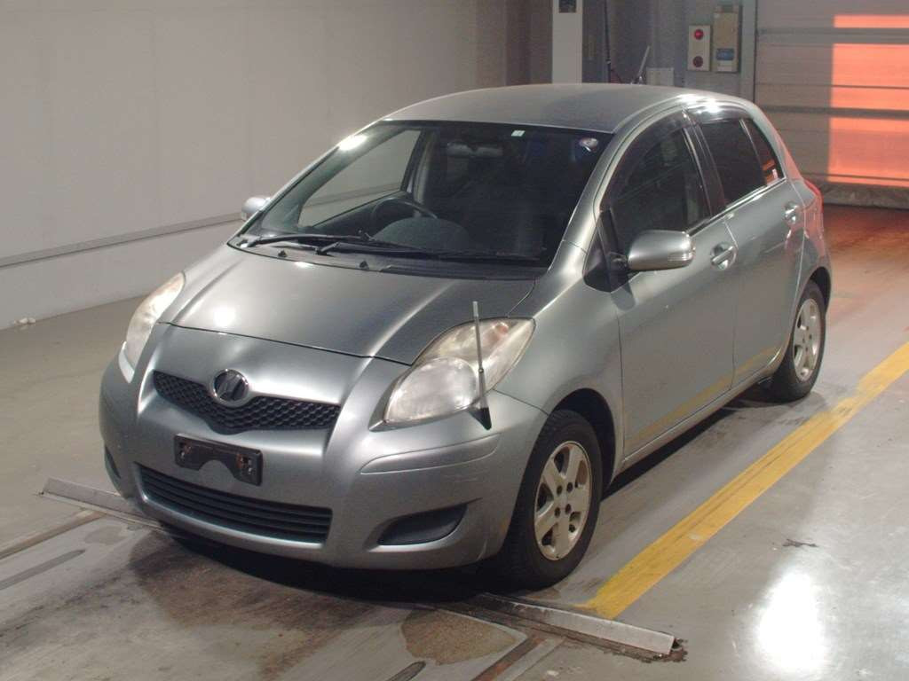 2010 Toyota Vitz SCP90[0]