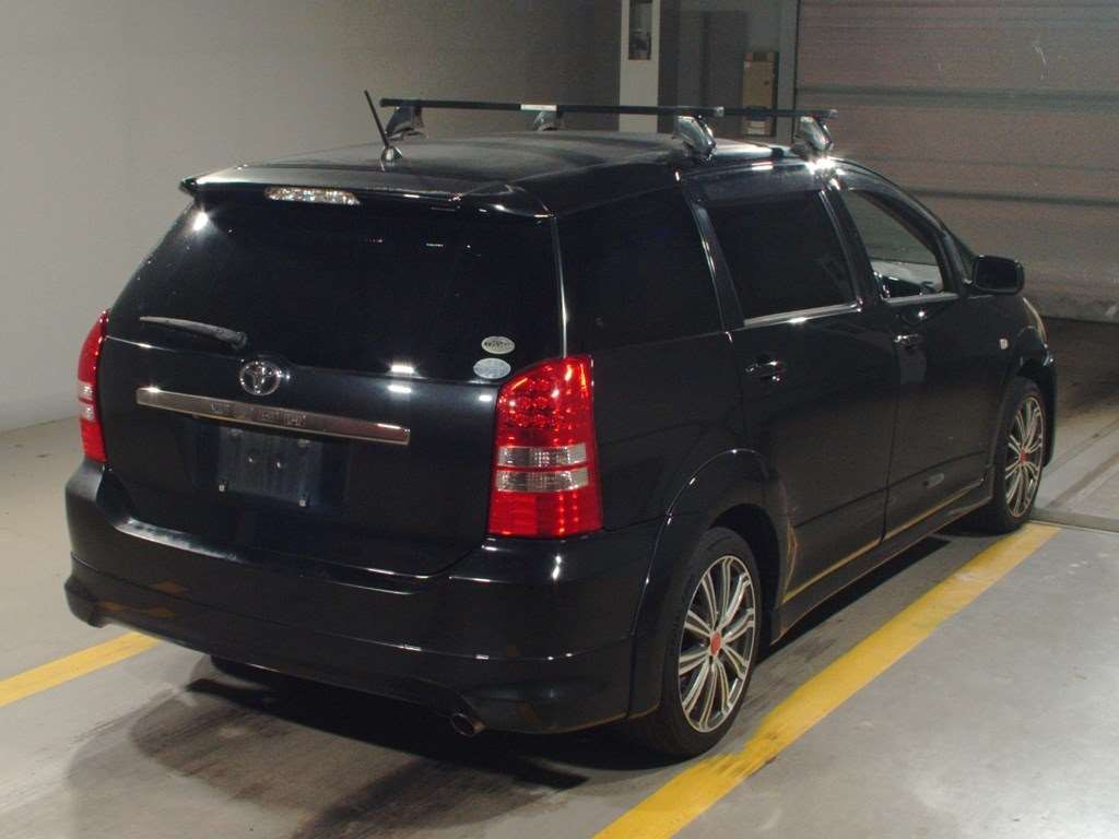 2004 Toyota Wish ANE11W[1]