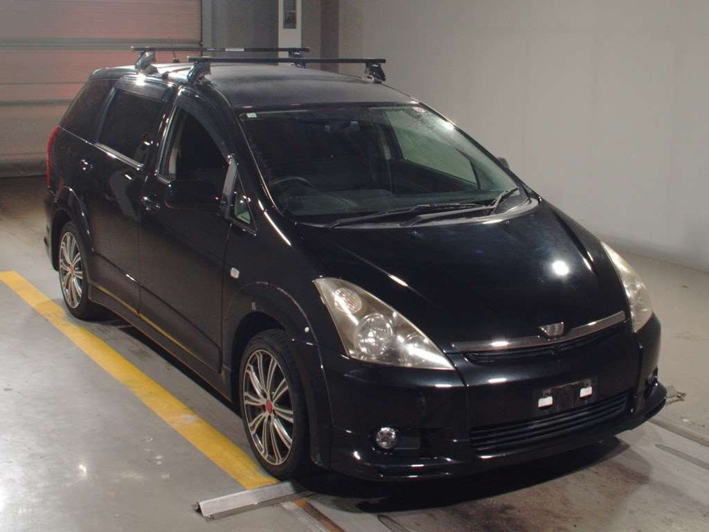 2004 Toyota Wish ANE11W[2]