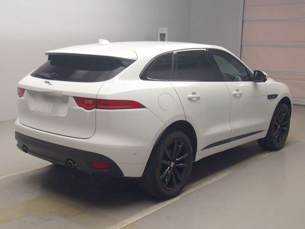 2018 Jaguar F-PACE DC2XB[1]