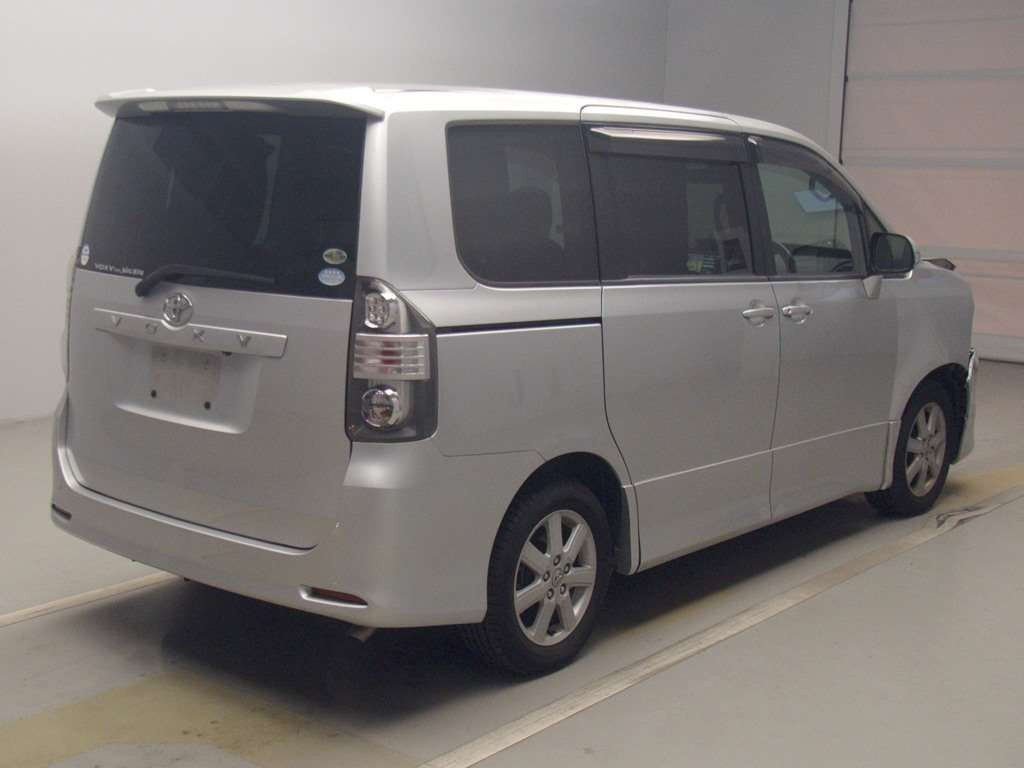 2008 Toyota Voxy ZRR70W[1]