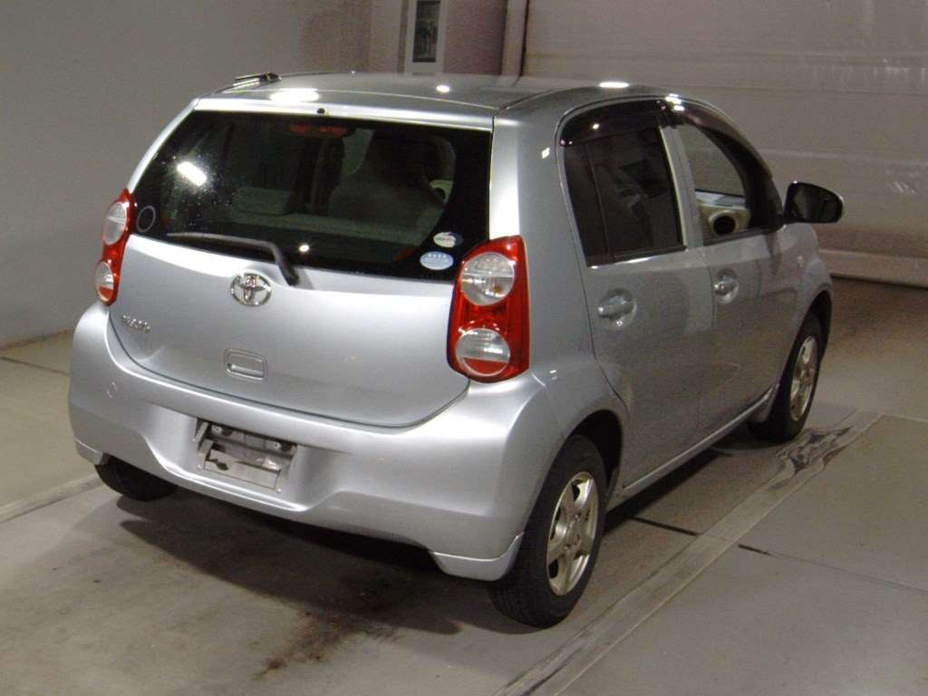 2011 Toyota Passo KGC30[1]