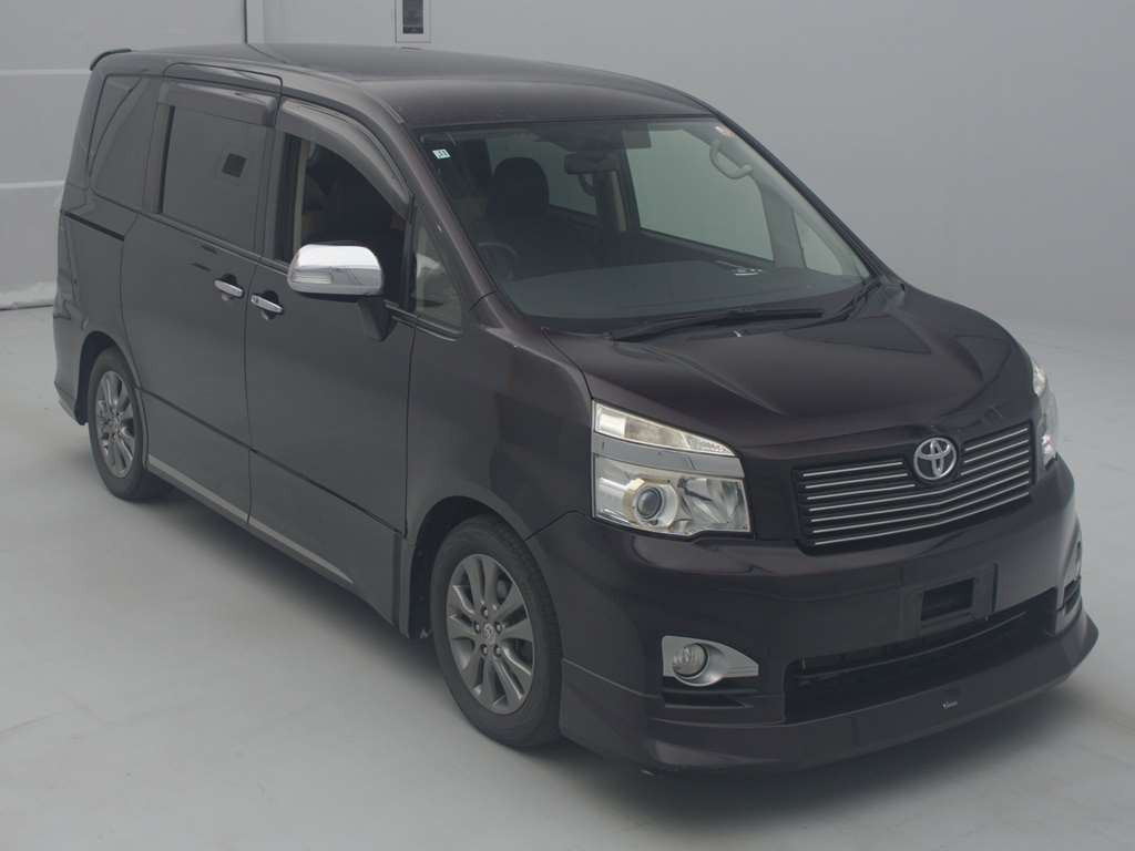 2013 Toyota Voxy ZRR70W[2]