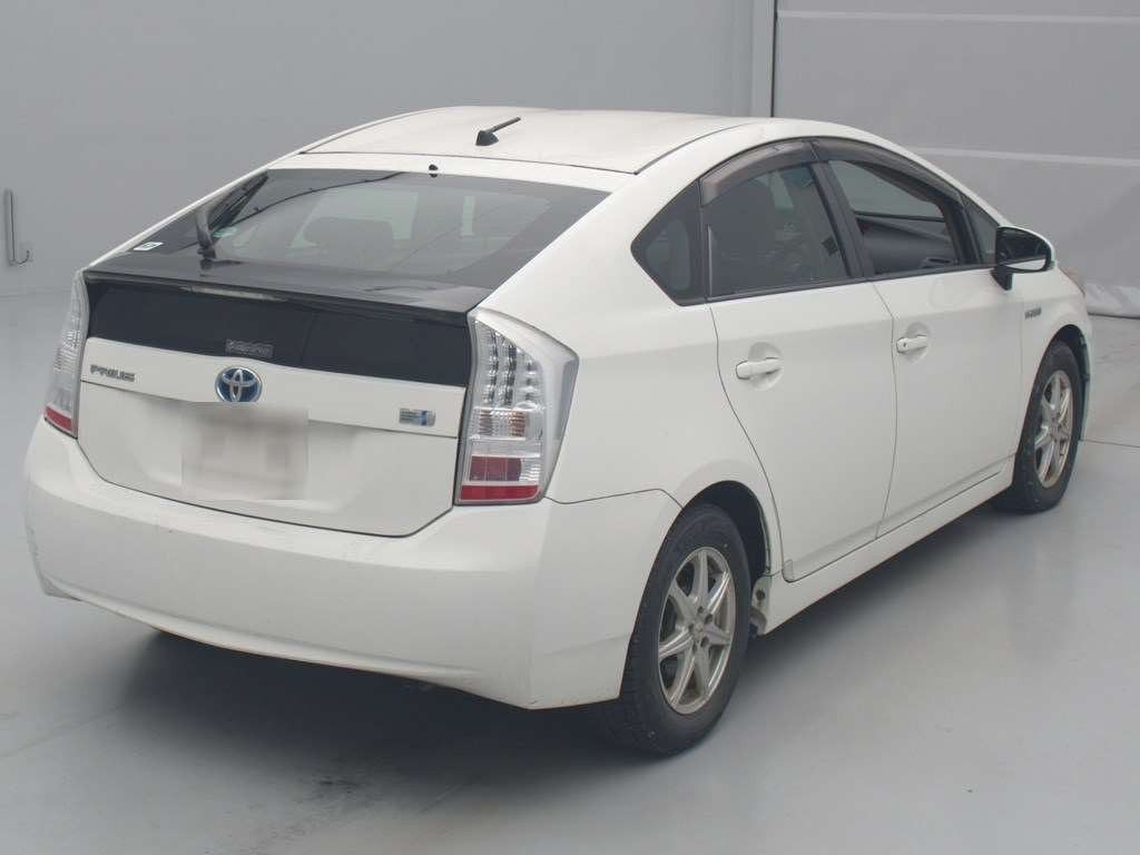 2010 Toyota Prius ZVW30[1]