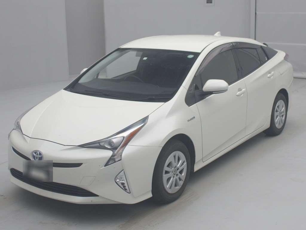 2016 Toyota Prius ZVW55[0]