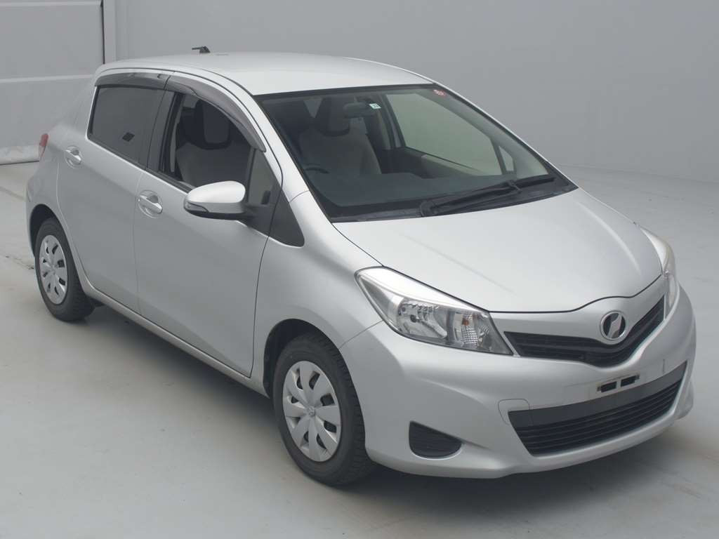 2013 Toyota Vitz NSP130[2]