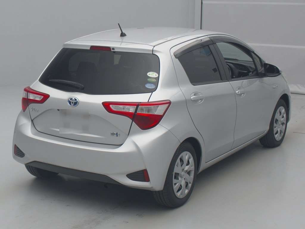 2017 Toyota Vitz NHP130[1]