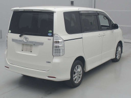 2012 Toyota Noah