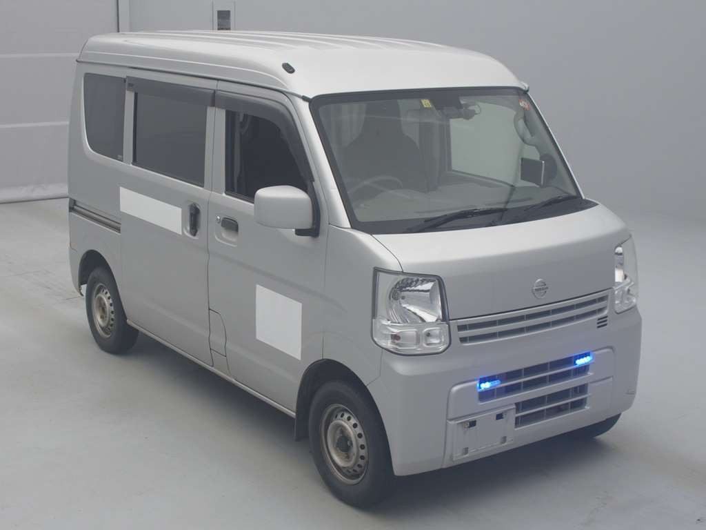 2018 Nissan NV100 Clipper DR17V[2]